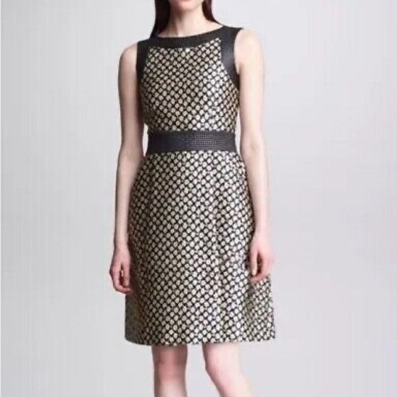 RED Valentino Dresses & Skirts - RED Valentino Dress Sleeveless Floral Brocade Dress Black Cream US Sz 6